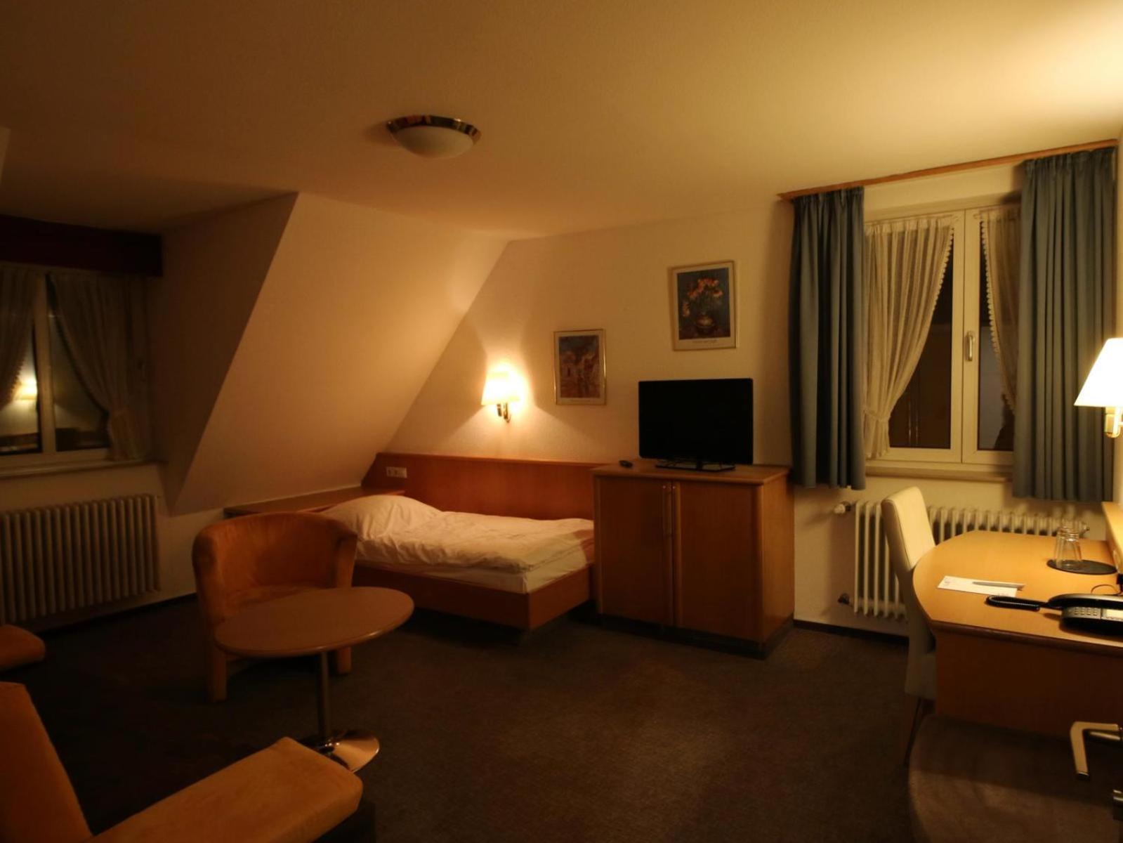 Hotel Gasthof Baeren Вайнгартен Экстерьер фото